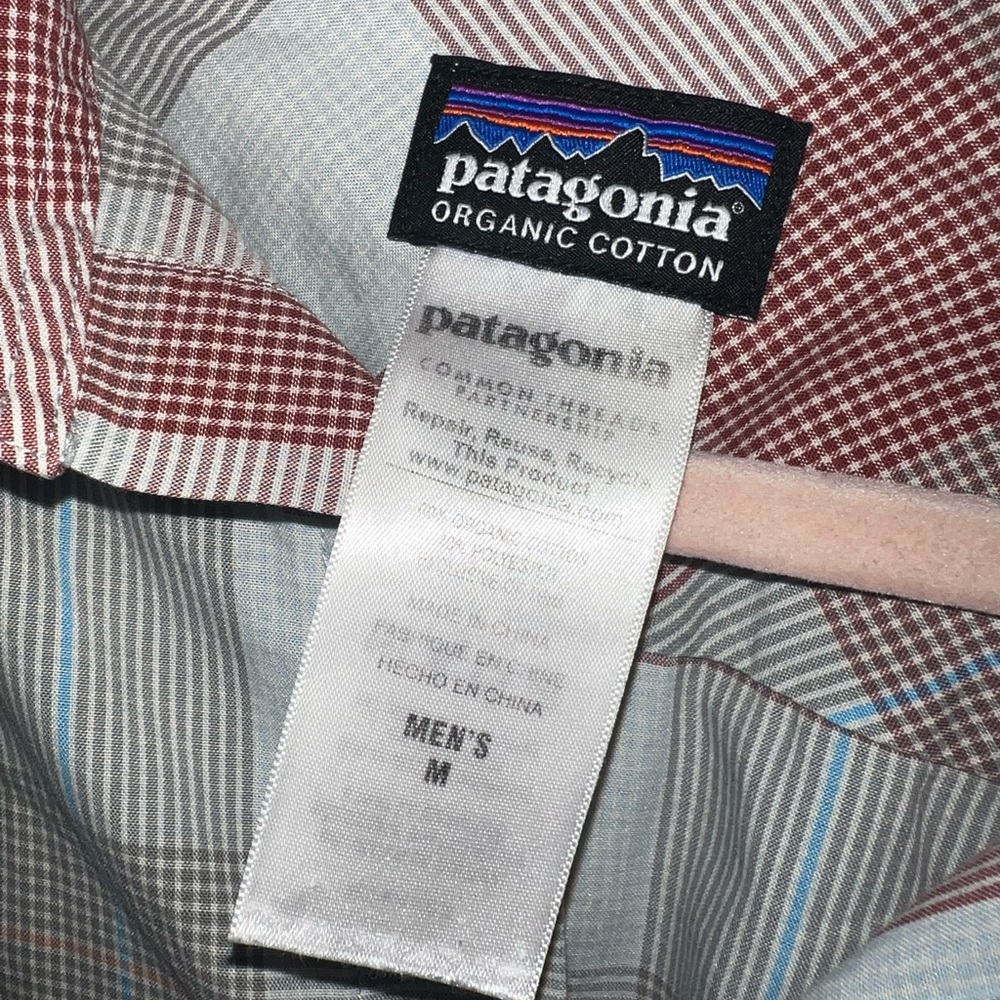 Patagonia button down short sleeve - Picture 2 of 4